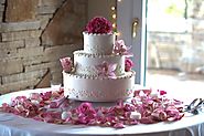 Memorable Wedding Cakes for Your Special Guy | Thebeardedberry.com