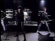 The Ramones - Merry Christmas (I Don't Want To Fight Tonight)