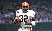 Jim Brown playing Running Back for the Cleveland Browns