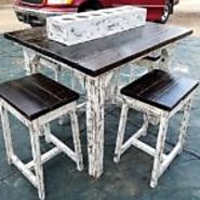 Recycled Pallets Wood Table with Stools