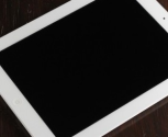 Watch as Apple customers try to tell the difference between the new iPad & iPad 2