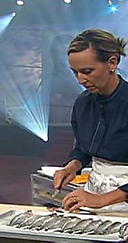 "Iron Chef America: The Series" Flay vs. Hamilton: Zucchini (TV Episode 2008)