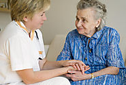 When to Consider Home Care Services for Your Senior Loved One with Alzheimer’s Disease