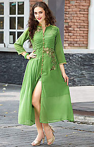 Modish Green Western Style Bollywood Kurti Decked With V Neck