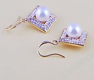 Shop pearl earrings online in Canada