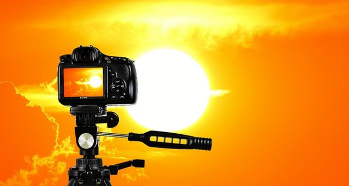 lightweight camera tripod backpacking