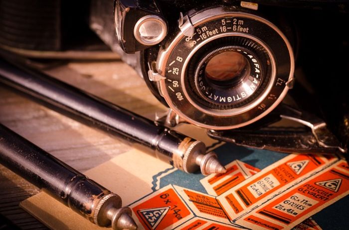 lightweight camera tripod backpacking