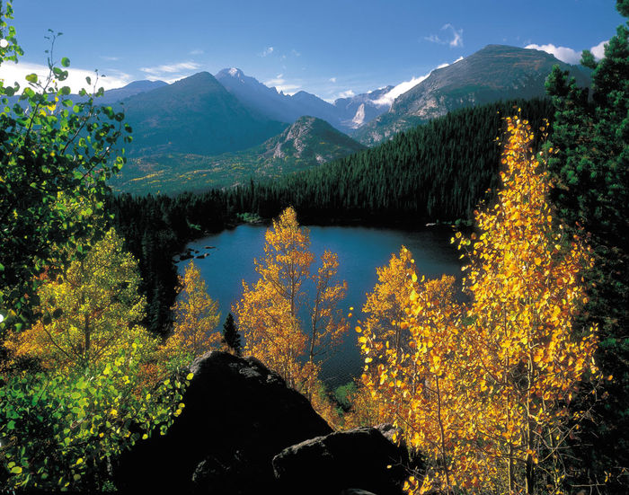 FALLing in Love Top 10 Best Fall Destinations in the US. A Listly List