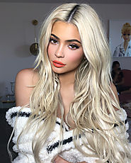 Kylie Jenner : Bio, Photoshoot, Cosmetics and Fashion | Learn Articles