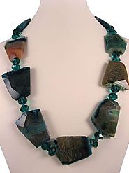 Natural Agate and Crystal Semi Precious Gemstone Necklace