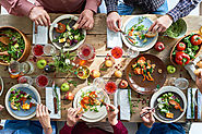Practicing Mindful Eating When Hosting Dinner Parties