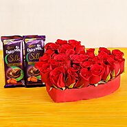 Buy 30 Red Roses And Silk Chocolates Online - OyeGifts