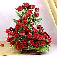 Buy / Send Lovely Rose Arrangement Online in India from OyeGifts