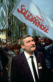 Lech Walesa | Biography, Solidarity, Nobel Prize, & Facts | Britannica.com