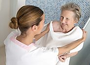 Elderly Grooming: Tips When Bathing a Senior Loved One