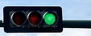 क्या आप ट्रैफिक लाइट के इन रंगों का मतलब जानते है