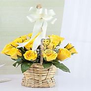 Buy Adorable Yellow Roses in a Basket Online - OyeGifts.com