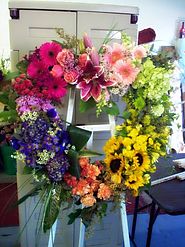 Adding Extravagance to Your Decoration with Flowers