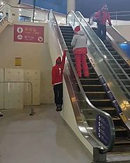 Escalator Korean Style?! 🤙 athlete:... - Swiss Freeski Team