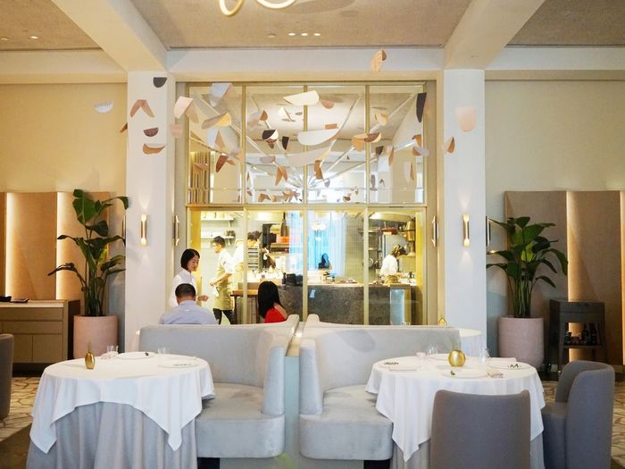 Какие рестораны популярны. Odette, Сингапур. Ресторан Одетт. Какие рестораны есть в Мубареке фото.