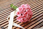 Hoa cầm tay cô dâu bằng hoa hồng đẹp nhất mùa cưới 2018
