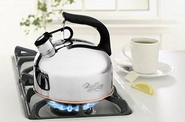 Why do many kettles have copper bottoms?