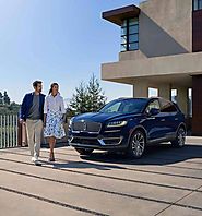 Experience Mid-Size SUV Driving at its Classiest with the 2019 Lincoln Nautilus from Lincoln Dealerships near Baton R...