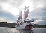 A Little Peek to How Liveaboard Labuan Bajo Works | Notredame