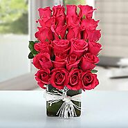 Buy or Order Layered Rose Arrangement - Midnight Gifts Delivery Online : OyeGifts