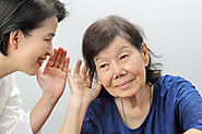 Communication with a Senior with Hearing Loss: 8 Tips