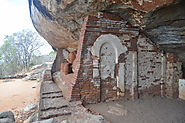 Pidurangala Royal Cave Temple