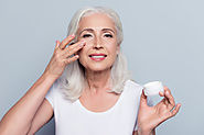 8 Tips: Helping a Senior Care for Their Skin