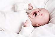 Trẻ sơ sinh ngủ ít có sao không và làm thế nào để biết trẻ ngủ ít hay nhiều?