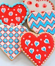 How to Make Decorated Valentine Cookies - Earlyintime.com