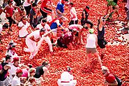 Just Enjoy The La Tomatina Festival Of Spain And Know The History Behind It
