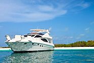 What's the Difference Between Sailboats & Motor Yachts?