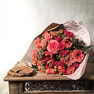 Send sparkling gift and make someone’s day even extra unique | buy flowers online in dubai - TOPFLORISTINDUBAI.over-b...