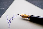 Ecrire une lettre d'amour avec de la belle papeterie