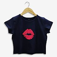 Shop Lip Valvet Print on Navy Blue Crop Top Online | Beyoung