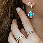 Choose Amazing Designs of Diamond Stud Earrings for Women