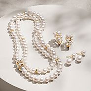 Make your Anniversary Memorable with Pearl Pendants and Necklace Sets