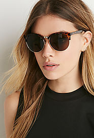Choosing unique with aviator styled browline shades