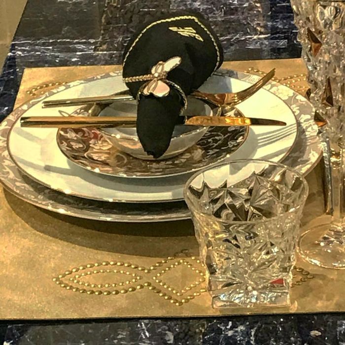 Dress your Dining Table for Special Occasions with Luxury Tableware