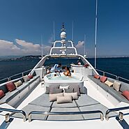 Book Luxury Yacht in Dubai to Celebrate Your Birthday Party