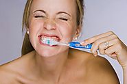 Blanquear los dientes con agua oxigenada - comoblanqueardientes.org