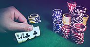 How Information is Important to Make Moves in Poker