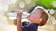 Canicule : quelle quantité d’eau faut-il boire pour éviter de se déshydrater ?