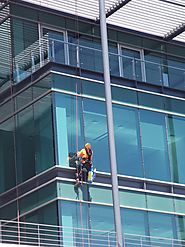 Why A Professional Window Cleaner Is Much Better Than Your DIY Attempt