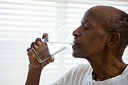 How to Help Your Senior Loved Ones Avoid Dehydration