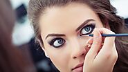 Follow These Steps To Apply Liquid Eyeliner If You Are A Beginner